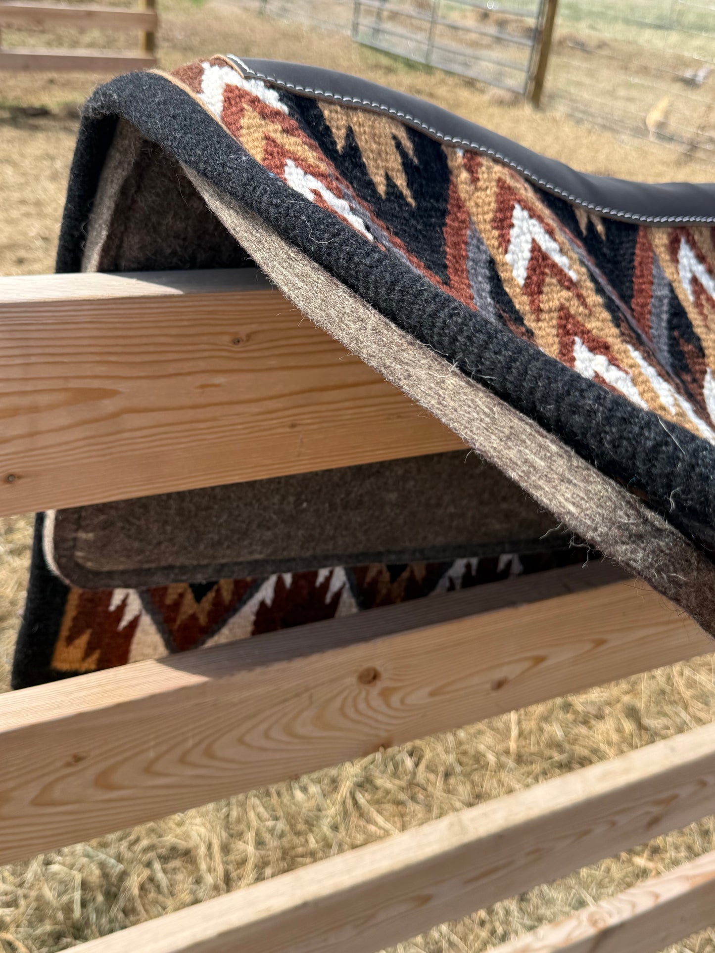 Contour Work/Show pad