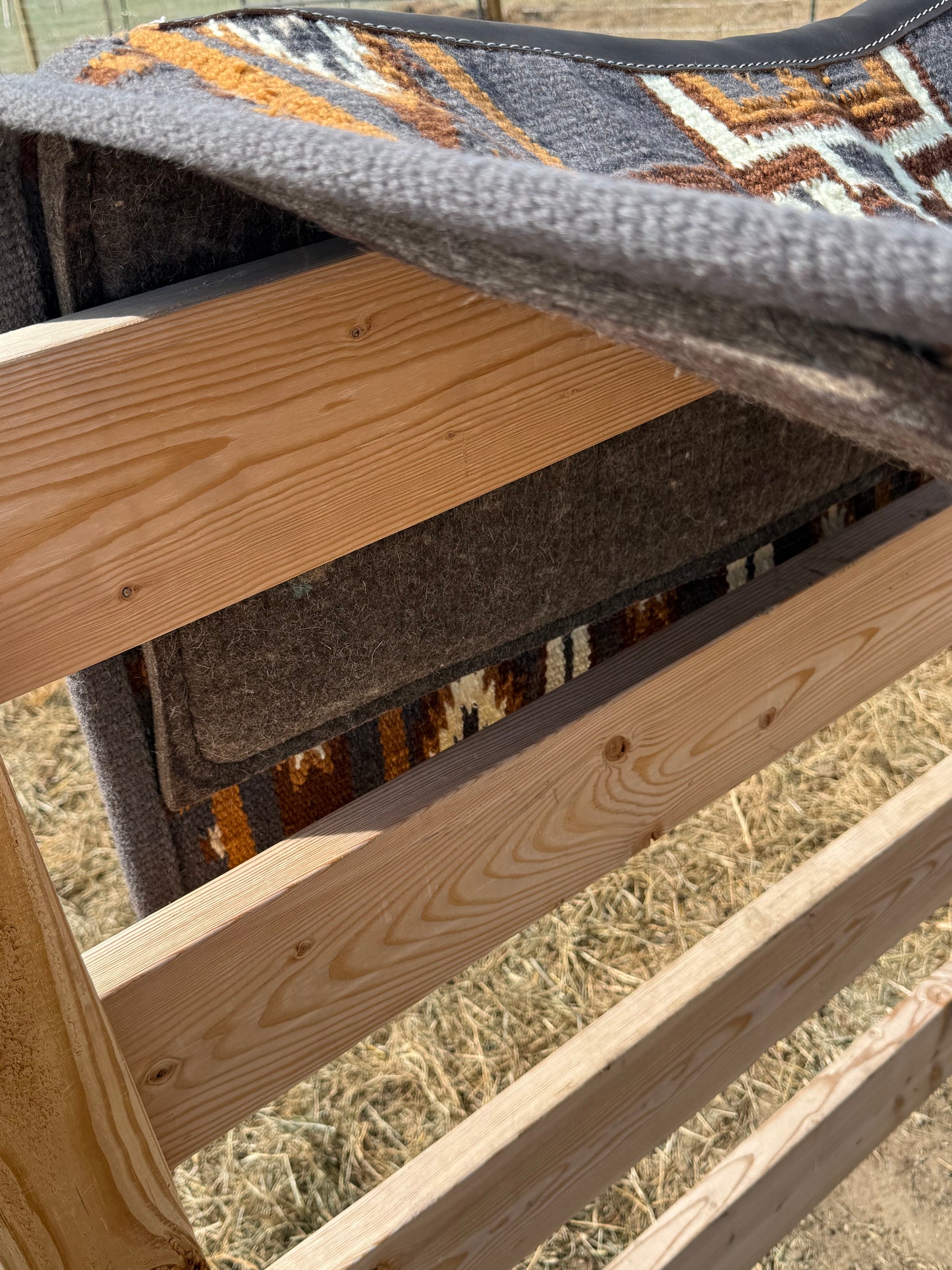 Contour Work/Show pad