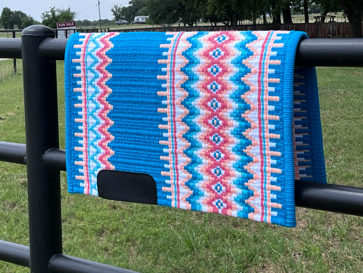 The Piper oversized show pad